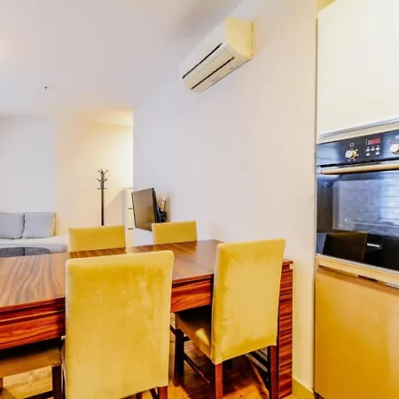 Chic Flat W Gym And Terrace 5 Min To Kanyon Mall アパート イスタンブール