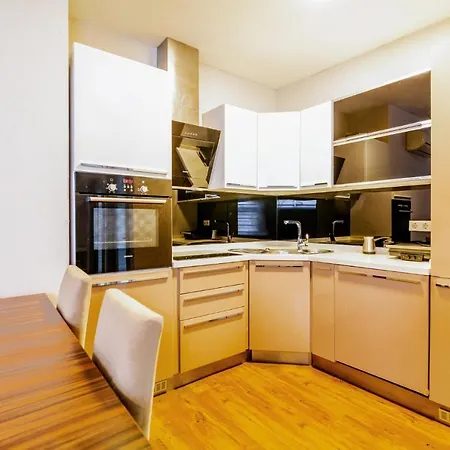 Chic Flat W Gym And Terrace 5 Min To Kanyon Mall *